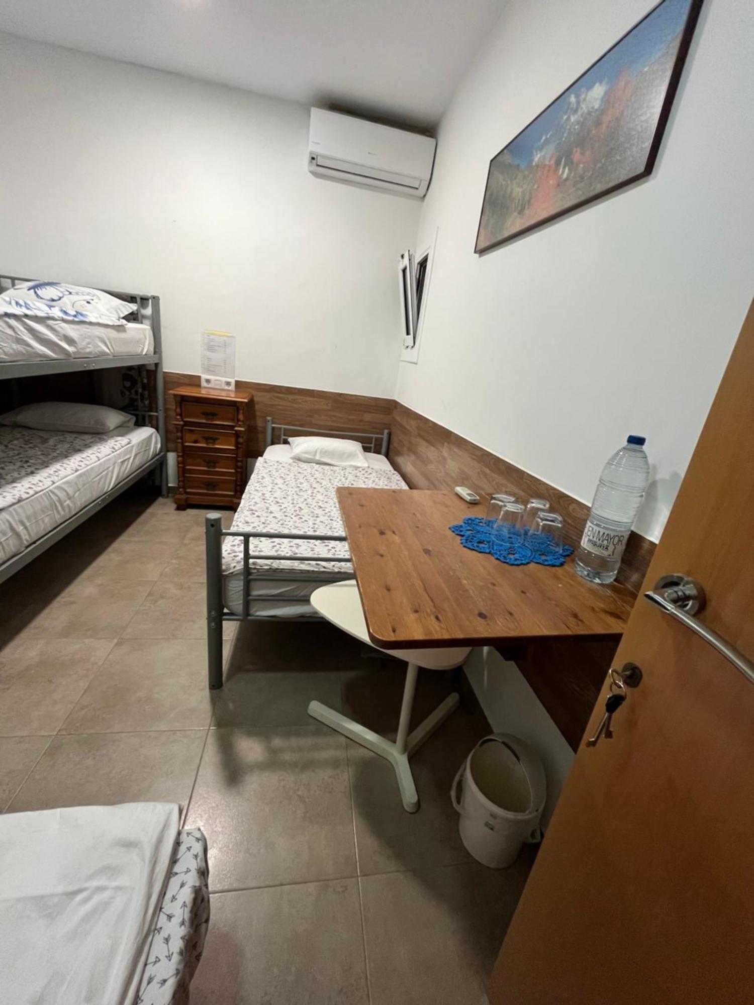 Cozy Room Next To El Prat Airport El Prat de Llobregat Exterior photo